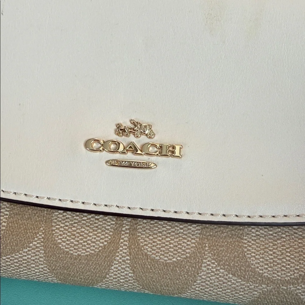 Coach White and Cream Women's Wallet fold leather coin card clutch wristlet
